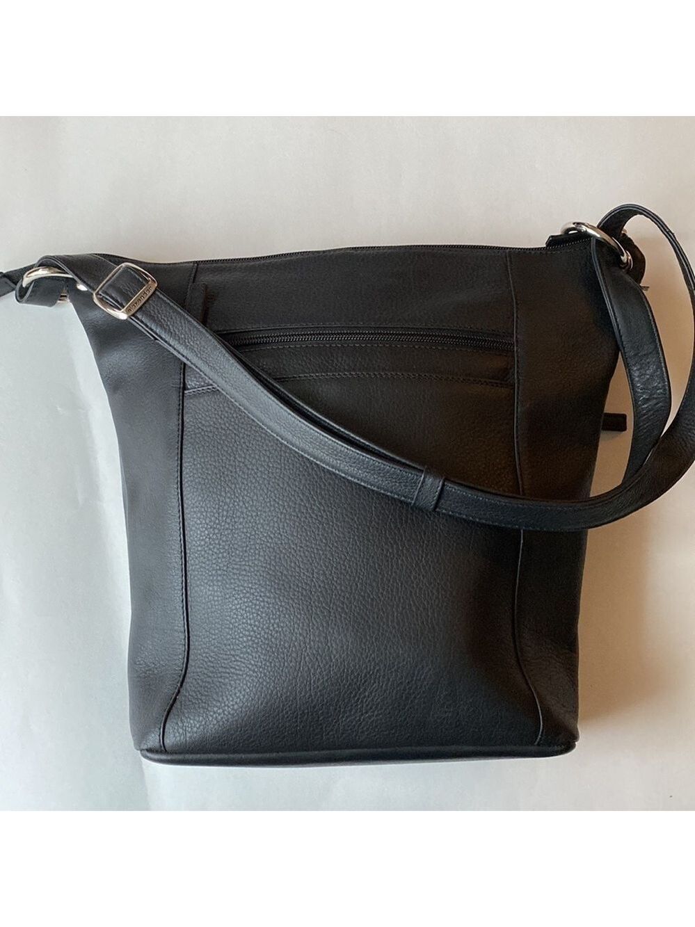 DEREK Alexander. Bucket purse. Shoulder or crossbody.